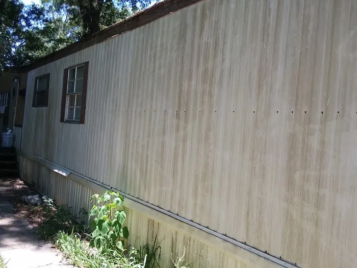 Oaklodge Mobile Home Park Picture 10