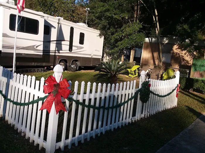 Oaklodge Mobile Home Park Picture 5