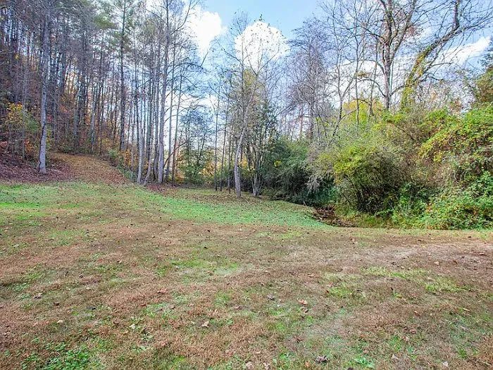 Private RV lot for rent Picture 7