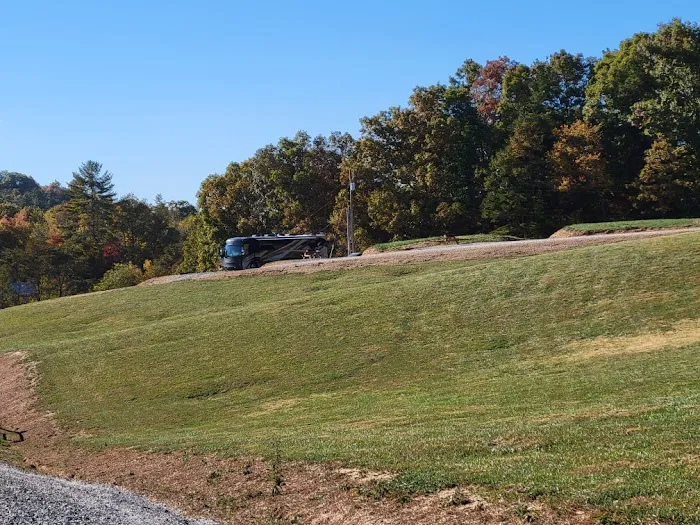 Rolling Meadows Family Campground Picture 3
