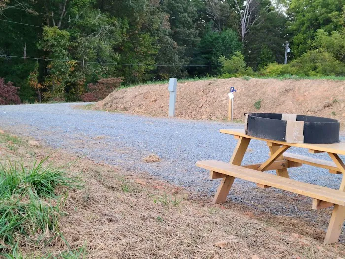 Rolling Meadows Family Campground Picture 4