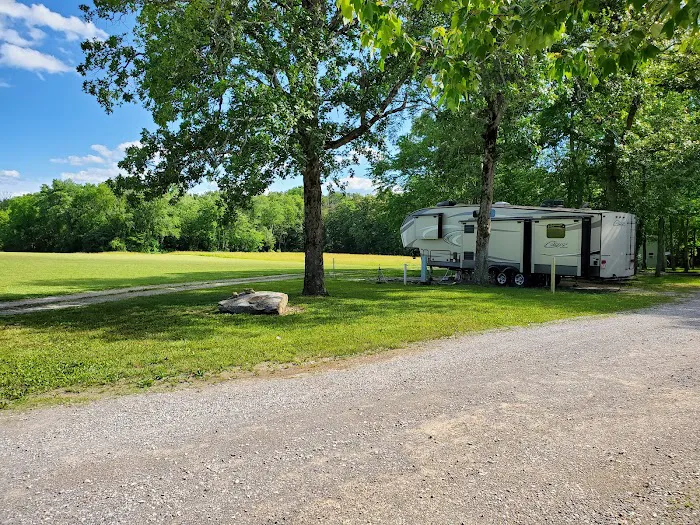 Bledsoe Forest Campground and Apartment Rentals Picture 10