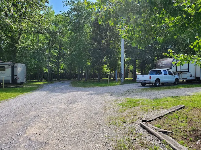 Bledsoe Forest Campground and Apartment Rentals Picture 5