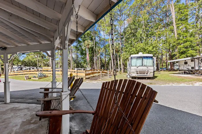 Eleanor Oaks RV Park Picture 2