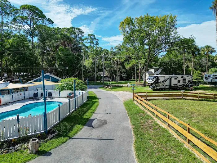 Eleanor Oaks RV Park Picture 6
