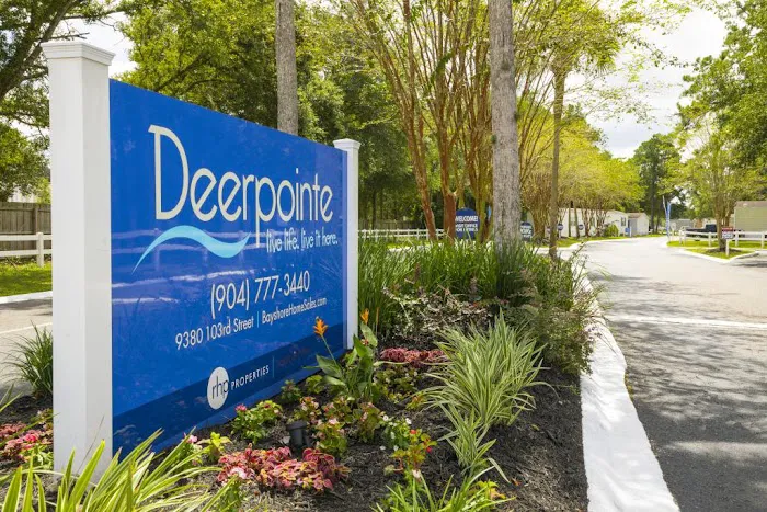 Deerpointe Manufactured Home Community Picture 3