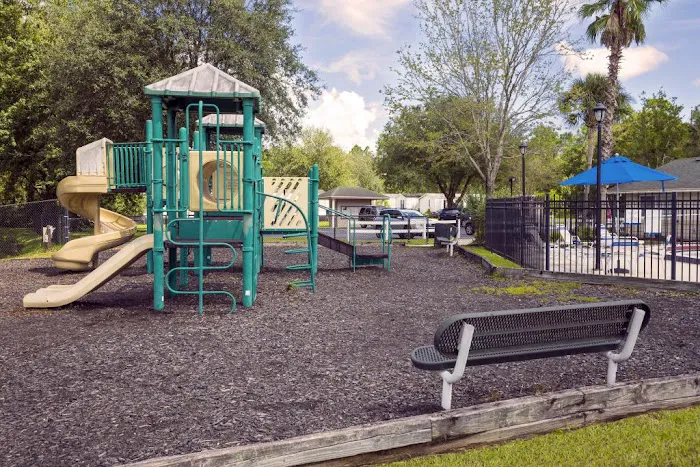 Deerpointe Manufactured Home Community Picture 8