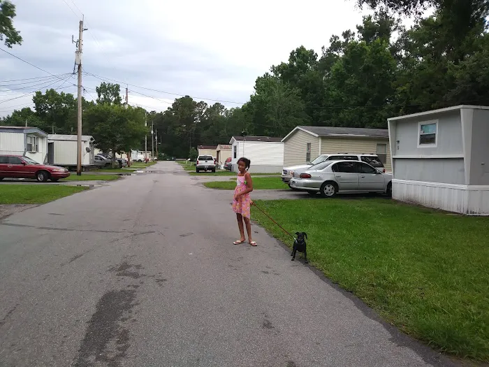 Four Seasons Mobile Home Park Picture 4