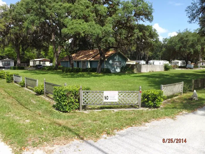 Oaks Landing Mobile Home Park Picture 4