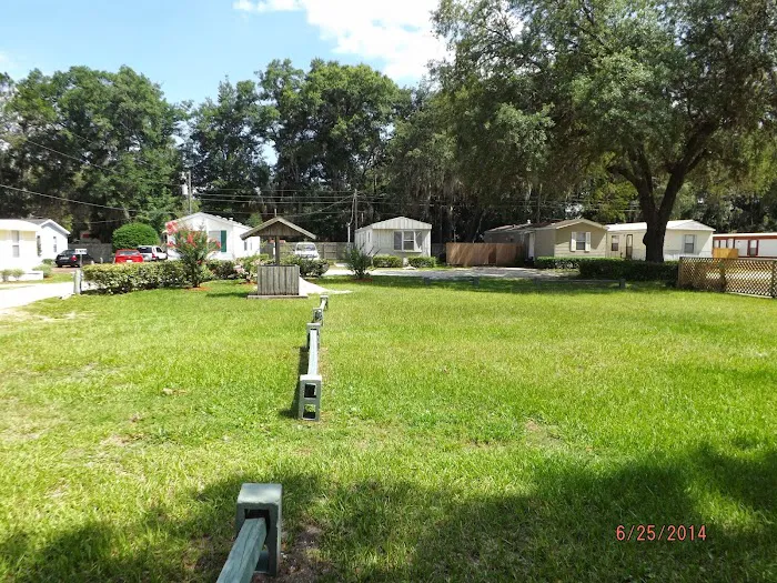 Oaks Landing Mobile Home Park Picture 6