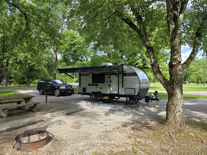 Dale Hollow Dam Campground Picture 4