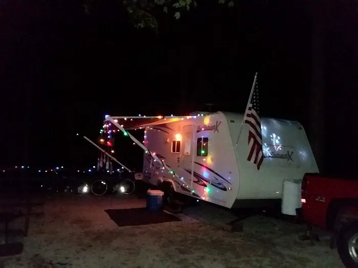 Pine Manor Estates Mobile Home Park Picture 2