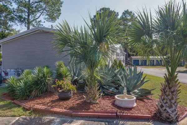 Admiral Mobile Home Park Picture 7