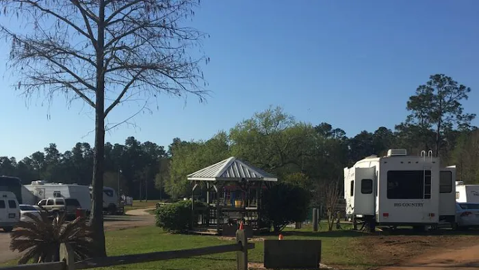 Leisure Lakes RV Resort, Pensacola Florida Picture 7