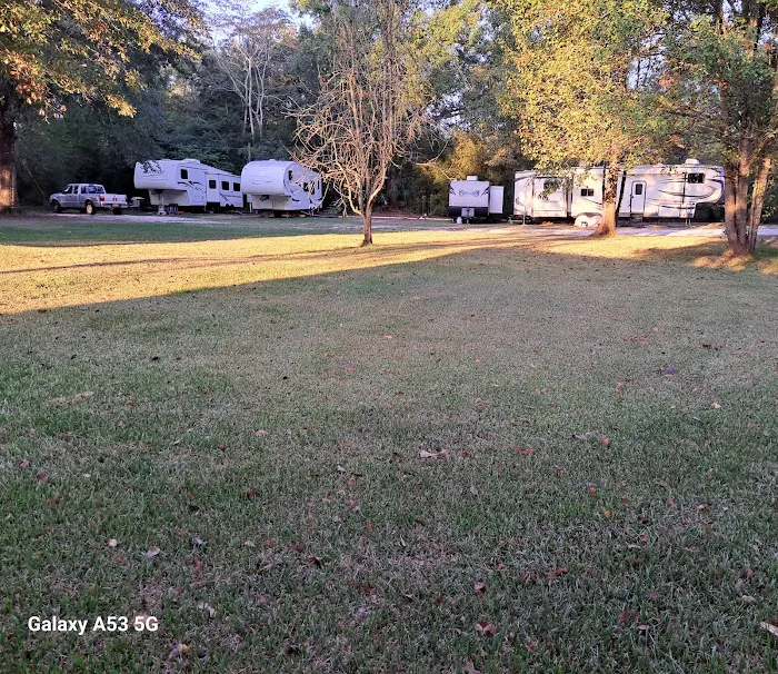 Royal Oaks RV sites Picture 4
