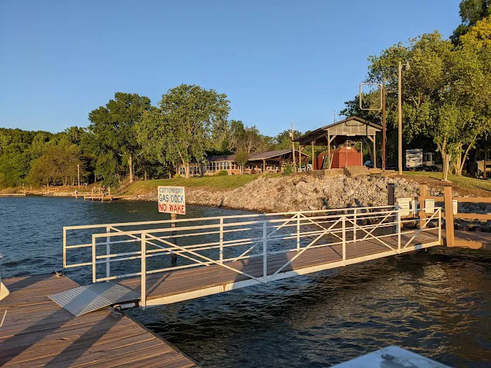 Cottonport Marina and RV Resort Picture 2