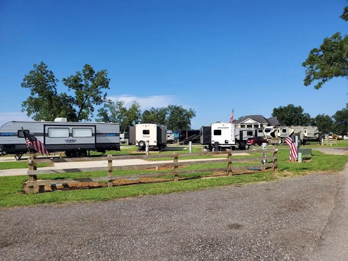 Coastal Paradise RV Resort Picture 3
