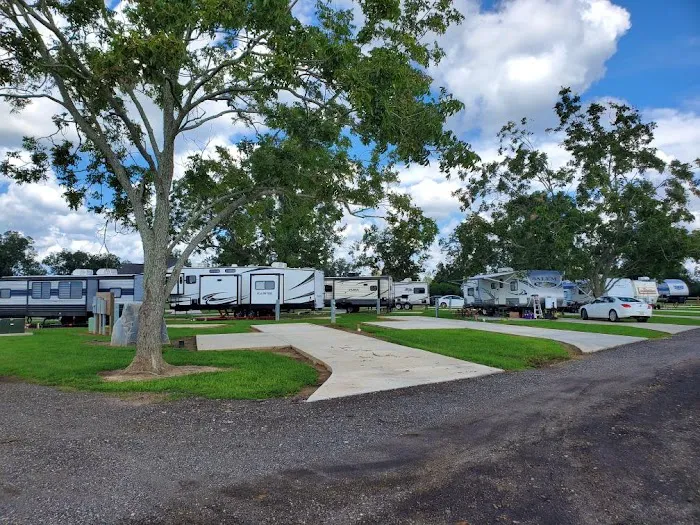 Coastal Paradise RV Resort Picture 2