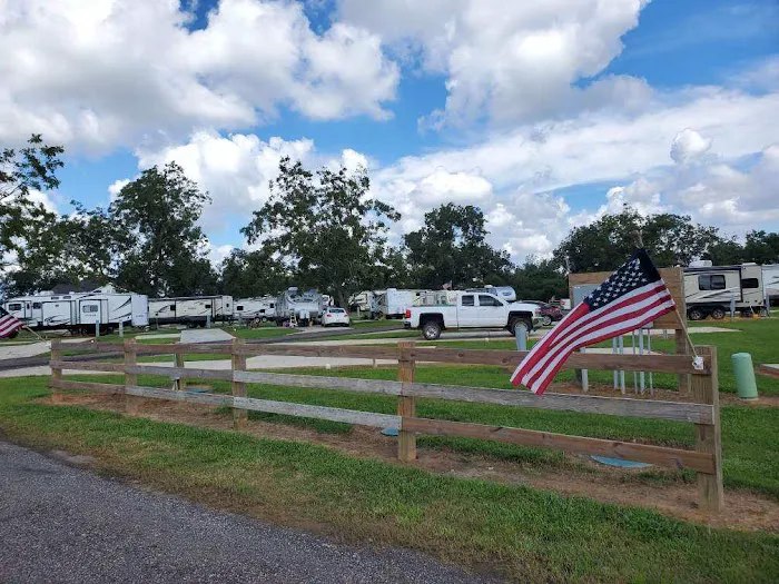 Coastal Paradise RV Resort Picture 4