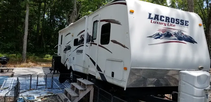 Cherokee RV Hideaway Picture 3