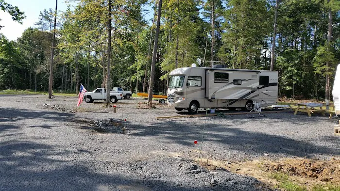 Cherokee RV Hideaway Picture 8