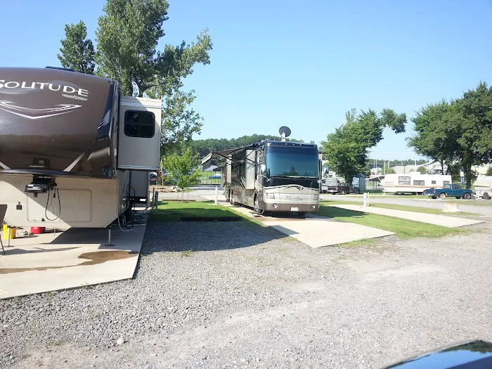 Clinton RV Park Picture 8