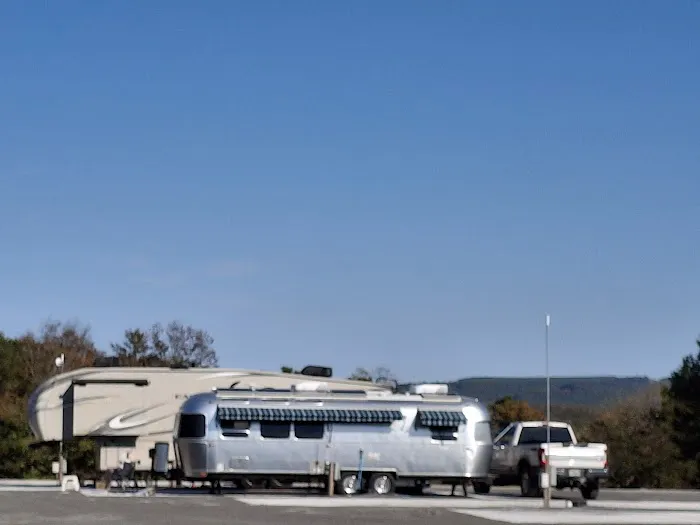 Dew Drop In RV Park Picture 6