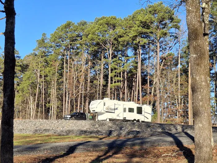 Dew Drop In RV Park Picture 4
