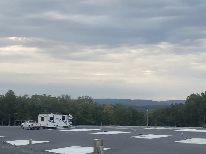 Dew Drop In RV Park Picture 7