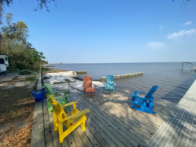 Bay Breeze RV on the Bay Picture 3