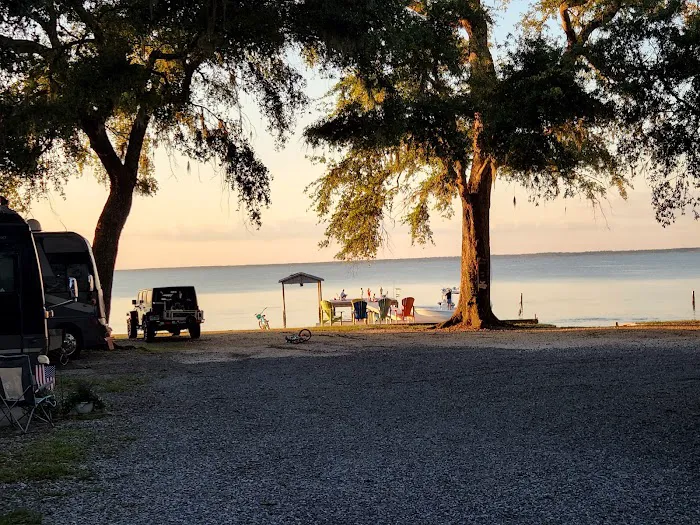 Bay Breeze RV on the Bay Picture 2