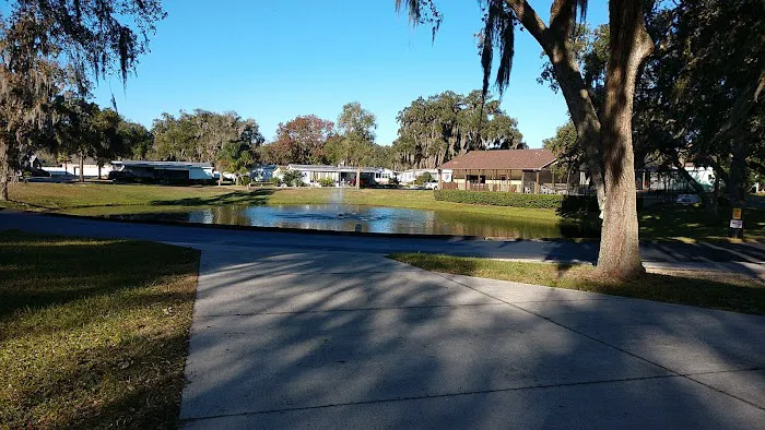 Oak Pond Mobile Home Park Picture 3