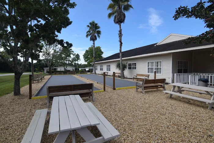 Country Village Manufactured Home Community Picture 7