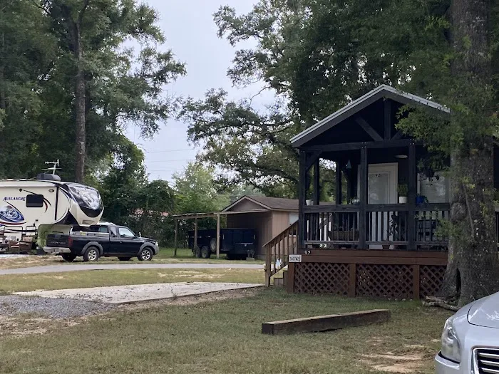 Alexis Place Mobile Home Park Picture 7