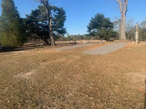 Snow's RV Park Picture 3