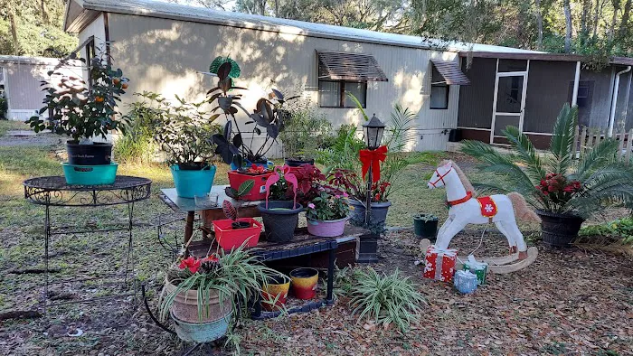 Three Seasons Mobile Home Park Picture 2