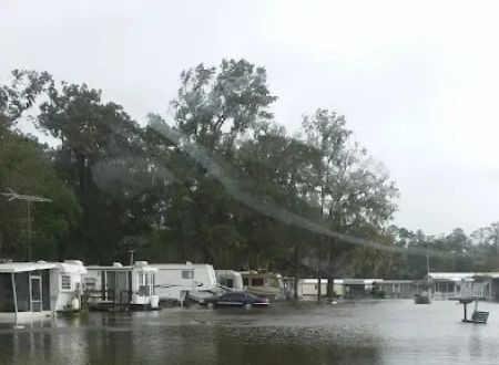 Lakeside Mobile Manor