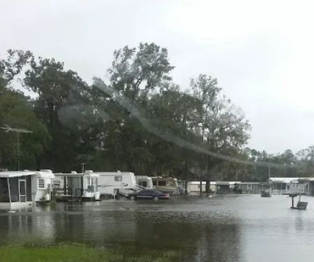 Lakeside Mobile Manor