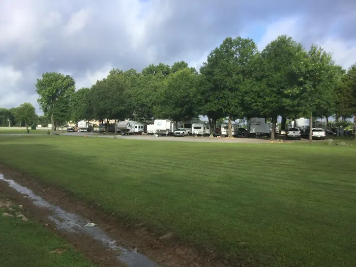 Red River RV Park Picture 9