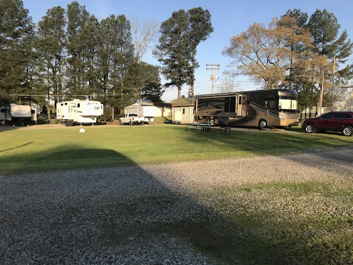 BARNES R.V. & MOBILE HOME PARK Picture 2