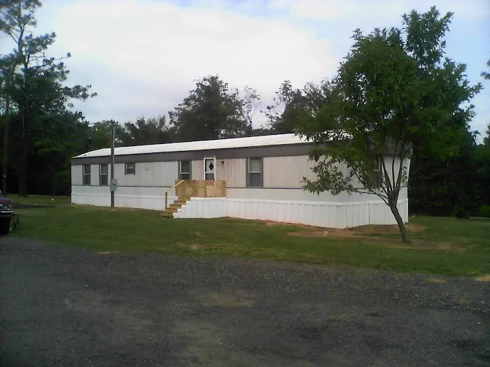 Hunters Point Mobile Home Park Picture 4