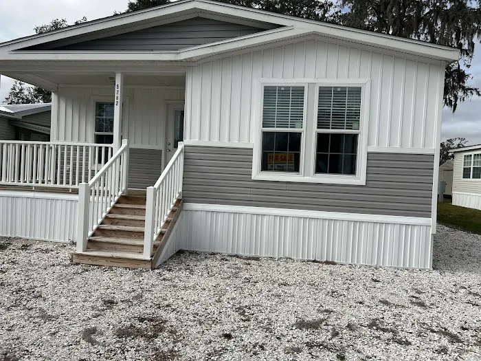 Red Oaks RV Resorts Picture 3