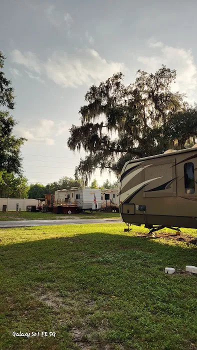 Lake Pan RV Village Picture 3