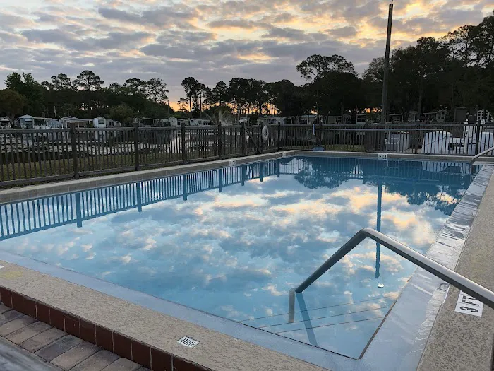 Bee's RV Resort Picture 4