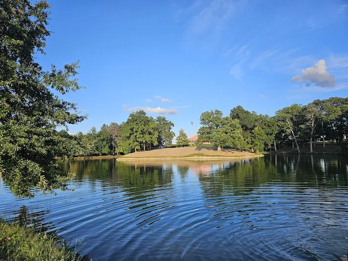 Riverfront private campground Picture 4