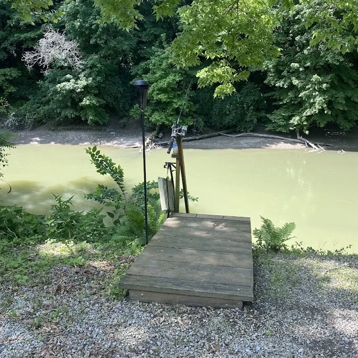 Riverfront private campground Picture 2