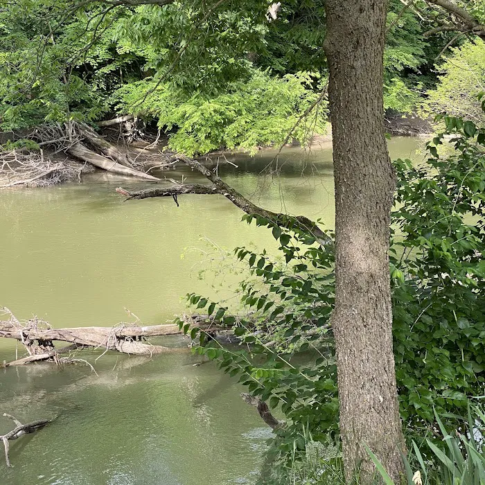 Riverfront private campground Picture 1