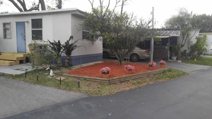 Town & Country Mobile Home Park Picture 9