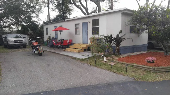 Town & Country Mobile Home Park Picture 2