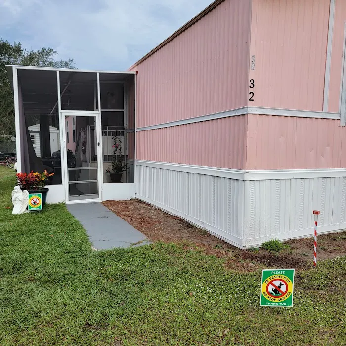 Seahorse Mobile Home Park Picture 1